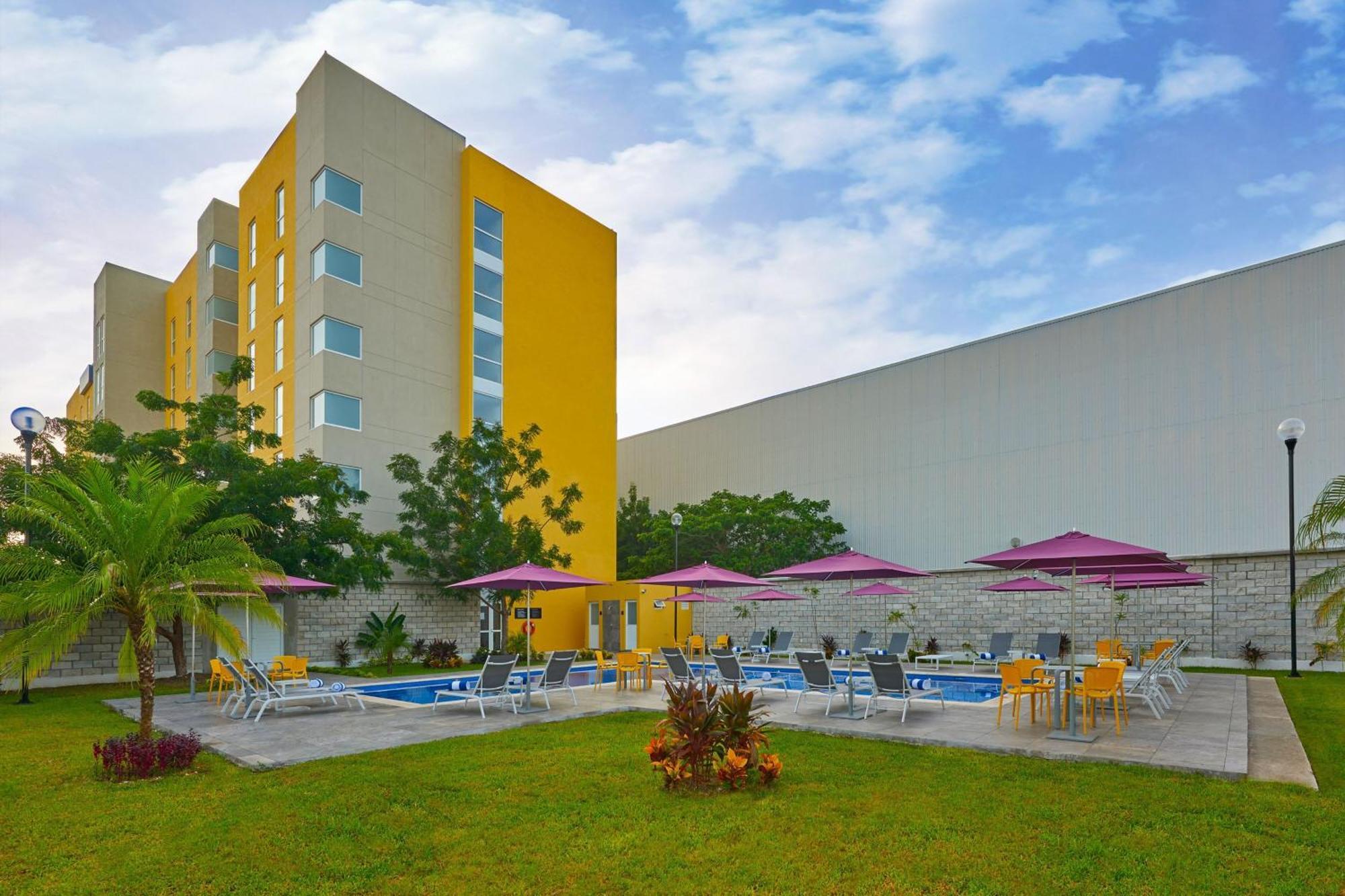 City Express By Marriott Mérida Esterno foto
