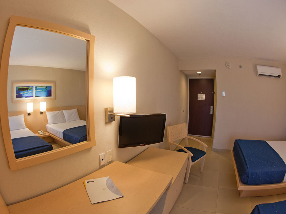 City Express By Marriott Mérida Esterno foto